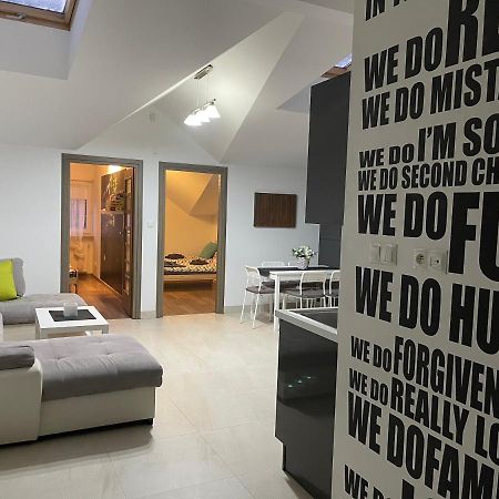 Apartament Rodzinny Ostrowiec Sw Ostrowiec Świętokrzyski Exteriör bild