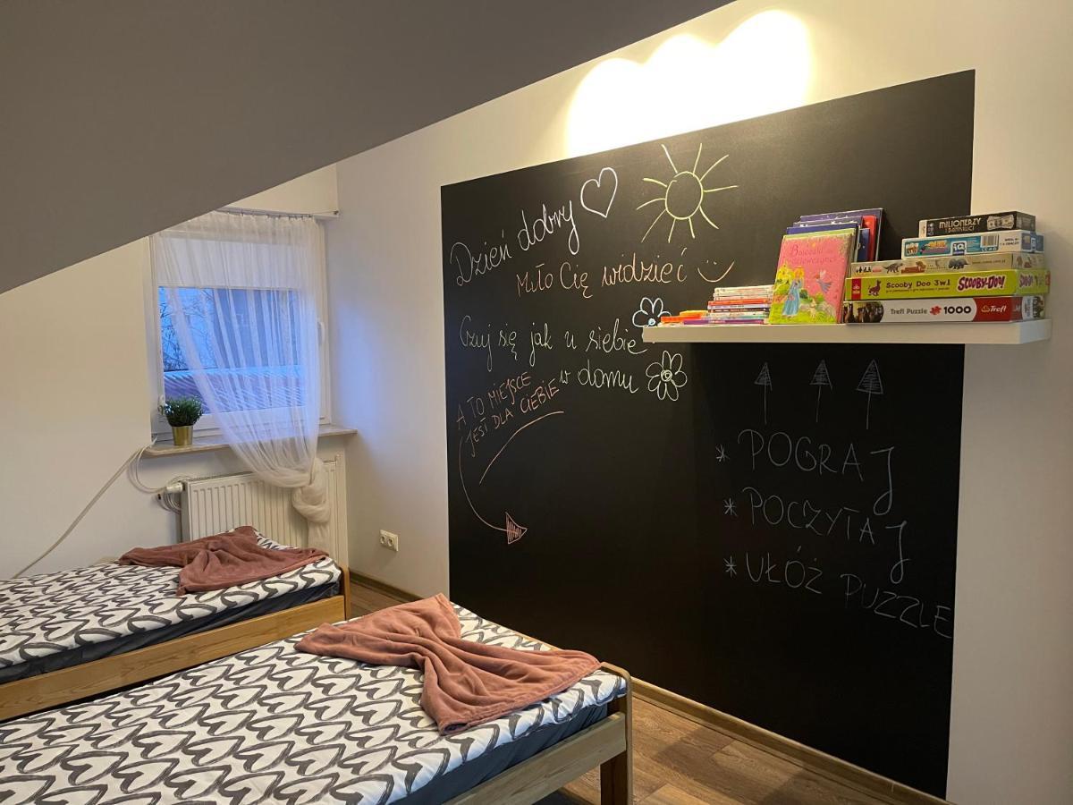 Apartament Rodzinny Ostrowiec Sw Ostrowiec Świętokrzyski Exteriör bild