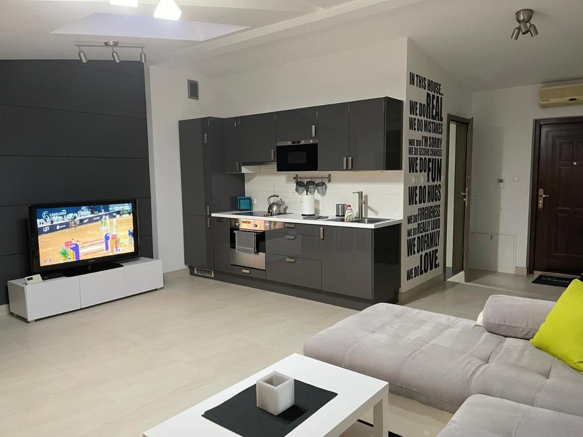 Apartament Rodzinny Ostrowiec Sw Ostrowiec Świętokrzyski Exteriör bild